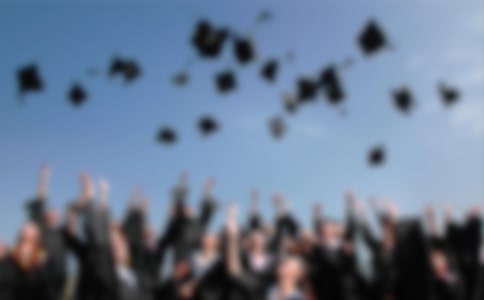 大三学子携3万元自主创业励志故事
