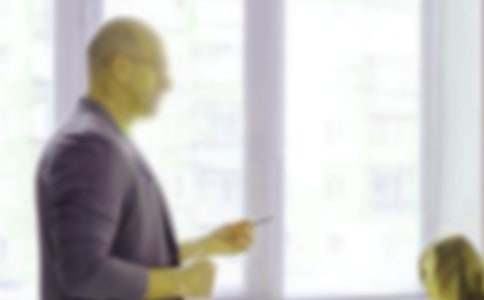 ��������·���ƶ�ʦ������1000��