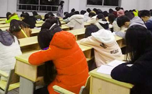 ���Ƽ������Է�˼����300�ֻ��5ƪ