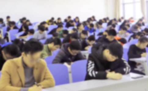 �����������Եķ�˼����300�ֽ���6ƪ