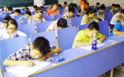 有关四年级期中考试作文汇总十篇