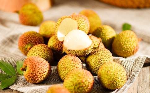 ��֦����300��(��ѡ5ƪ)_Сѧ������