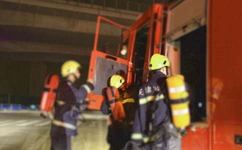 消防安全牢记在心上国旗下演讲稿